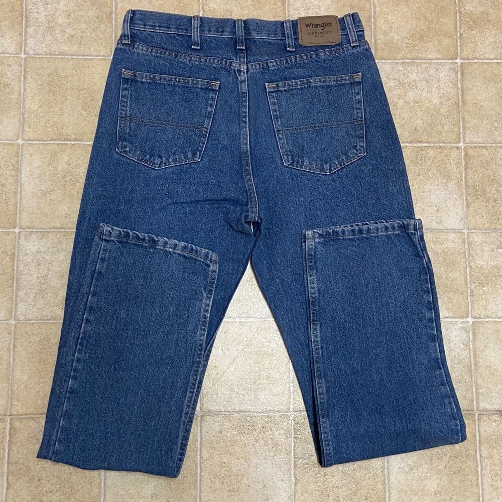 Wrangler Men's Classic Straight Blue Jeans Size 35x34